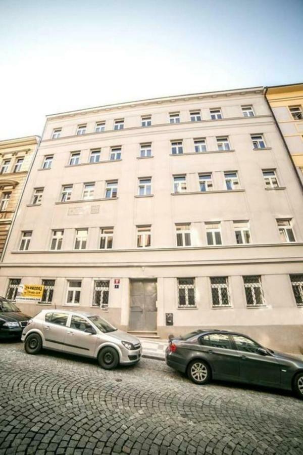 Friendly In Apartament Praga
